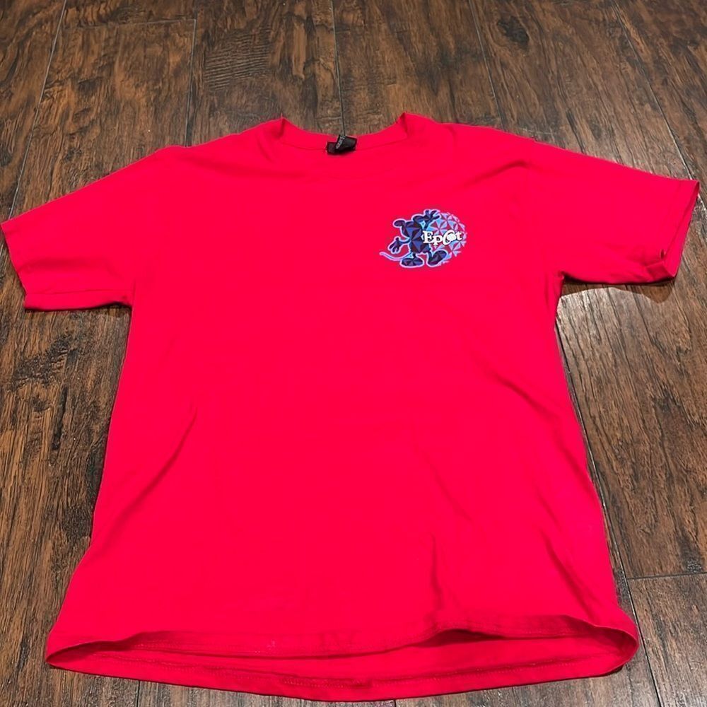 Disney Parks Epcot Flags Around The Showcase Shirt Adult size M in red GUC‎